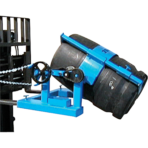Leveur de baril pour chariot &eacute;l&eacute;vateur, Baril de 55 gal. US (45 gal. imp.), Capacit&eacute; 1500 lb/680 kg Trail Hammer and Bolt