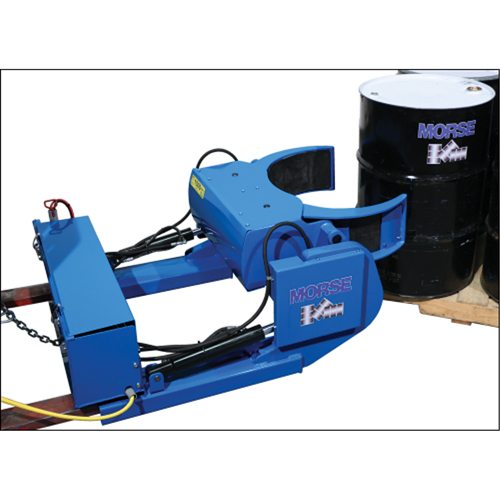 Manipulateur de baril mont&eacute; sur fourches Grip+Go &agrave; prise motoris&eacute;e, Baril de 15 - 55 gal. US (12,5 - 45 gal. imp.), Capacit&eacute; 1500 lb/680 kg Trail Hammer and Bolt