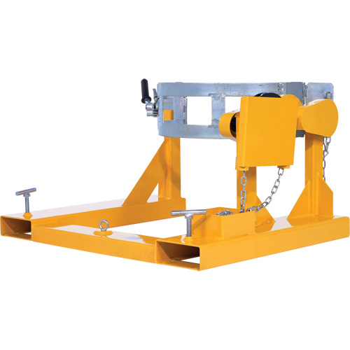 Porte-baril pour chariot &agrave; fourche, Pour 55 gal. US (45,8 gal imp&eacute;rial) Trail Hammer and Bolt
