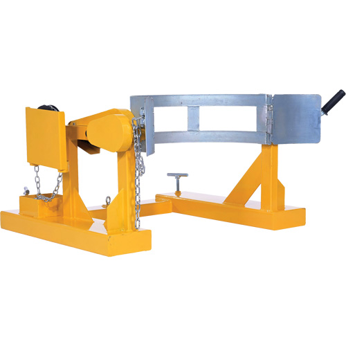 Porte-baril pour chariot &agrave; fourche, Pour 55 gal. US (45,8 gal imp&eacute;rial) Trail Hammer and Bolt