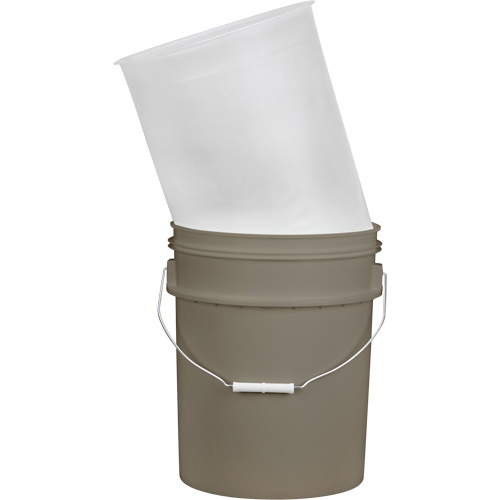 Doublure pour seau en plastique, 11-1/4" dia. x 14" h, 5 gal. US (4,16 gal. imp.) capacit&eacute; Trail Hammer and Bolt