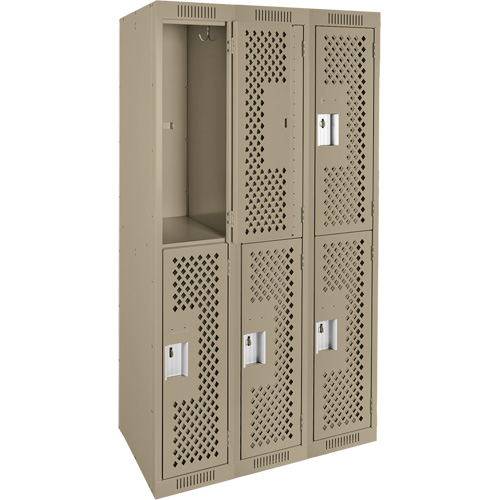Casiers Clean Line, 2 niveaux, Bloc de 3, 36" x 15" x 72", Acier, Beige, Rivet (assembl&eacute;), Perfor&eacute; Trail Hammer and Bolt