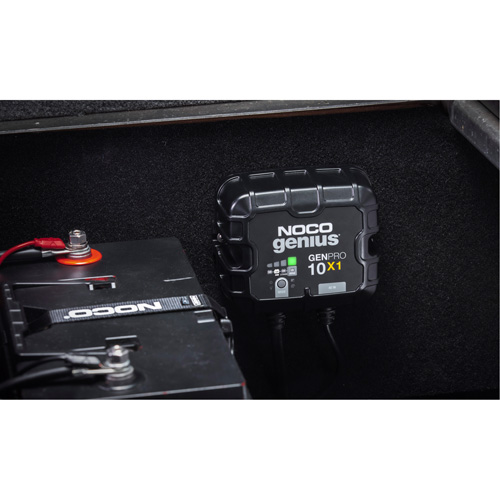 Chargeur de batterie embarqu&eacute; &agrave; 1 sortie de 10 amp&egrave;res GenPro10X1 Genius Trail Hammer and Bolt