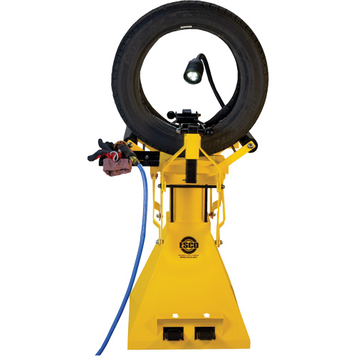&eacute;carteur pneumatique pour pneus de camionnettes et de camions l&eacute;gers Trail Hammer and Bolt