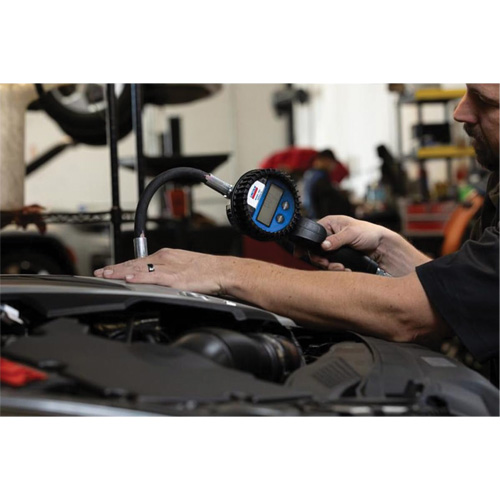 D&eacute;bitm&egrave;tre &eacute;lectronique de lubrifiant avec rallonge flexible &agrave; 90° Trail Hammer and Bolt