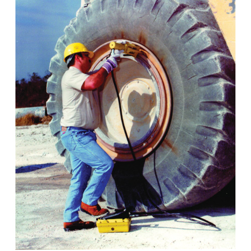 Giant Tire/Earthmover Bead Breaker Kit with 1/2 Gallon Hydraulic Pump Trail Hammer and Bolt