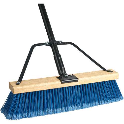 Balai-brosse &agrave; manche renforc&eacute; Ryno, 36", Fin, Soies PVC Trail Hammer and Bolt