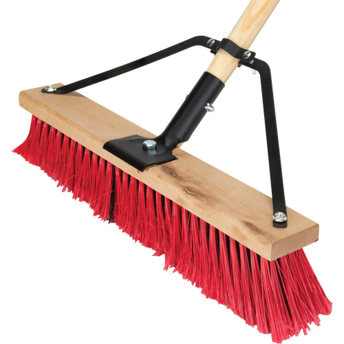 Balai-brosse &agrave; manche renforc&eacute;, 18", Moyen, Soies PVC Trail Hammer and Bolt