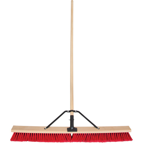 Balai-brosse &agrave; manche renforc&eacute;, 36", Moyen, Soies PVC Trail Hammer and Bolt