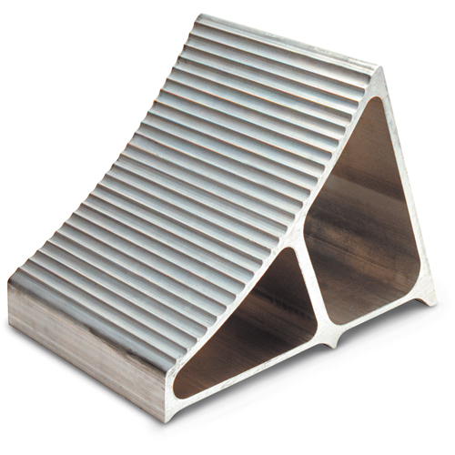 Cales-roue en aluminium, 7" la x 11-1/2" p x 8" h Trail Hammer and Bolt