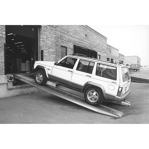 Aluminum Twin Ramps with Perforated Traction Grip Trail Hammer and Bolt