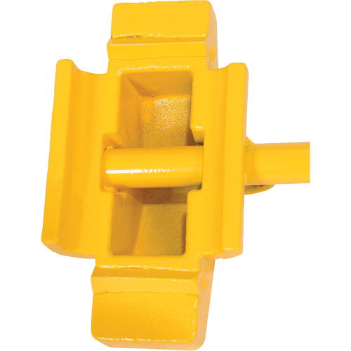 Single Rail Chock Trail Hammer and Bolt