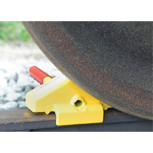 Single Rail Chock Trail Hammer and Bolt