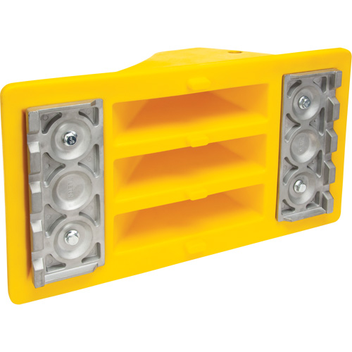 Cales de roue avec surface antid&eacute;rapante en aluminium, Polyur&eacute;thane, Jaune s&eacute;curit&eacute; OSHA, 11-1/4" la x 21" p x 12-1/4" h Trail Hammer and Bolt
