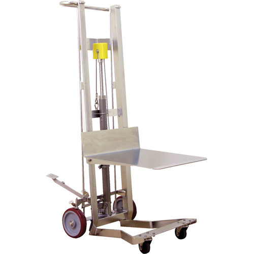 Gerbeur hydraulique &agrave; plateforme, M&eacute;canisme Pompe au pied, Capacit&eacute; de 750 lb, Levage max de 54" Trail Hammer and Bolt