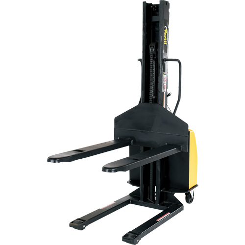 Gerbeur motoris&eacute; avec m&acirc;t &eacute;troit, Fonctionnement &eacute;lectrique, Capacit&eacute; 1500 lb, Lev&eacute;e max 63" Trail Hammer and Bolt