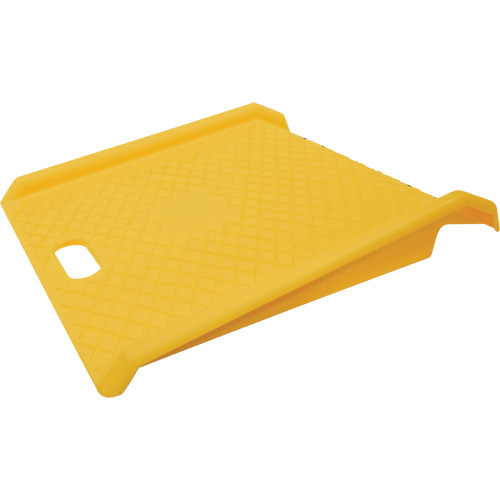 Rampe de trottoir portable en poly pour diable, Capacit&eacute; de 1000 lb, 27" la x 27" lo Trail Hammer and Bolt