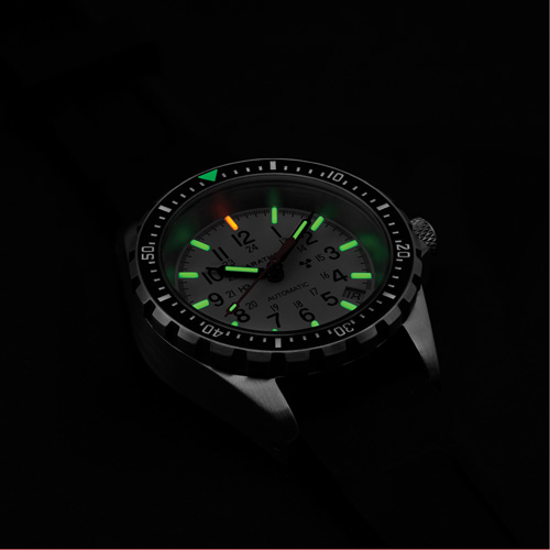 Montre automatique moyenne pour plongeur &eacute;dition arctique, Num&eacute;rique, &agrave; piles, 36 mm, Noir Trail Hammer and Bolt