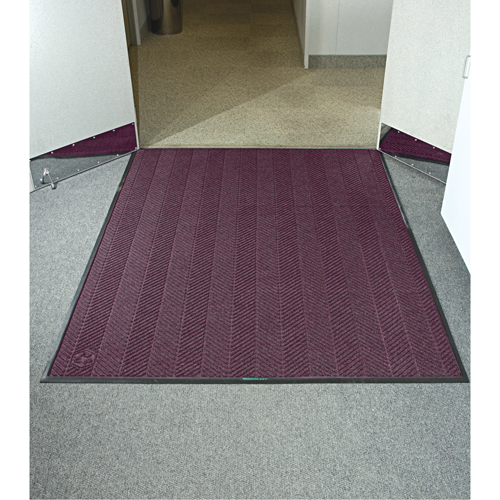 WaterHog&reg; Max Herringbone Classic Mat, Wiper/Scraper, 4' x 6' x 3/8", Maroon Trail Hammer and Bolt