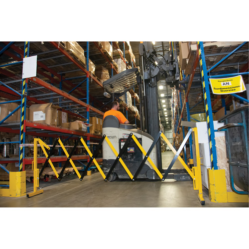Expandable Barrier, 37" H x 11' L, Black/Yellow Trail Hammer and Bolt