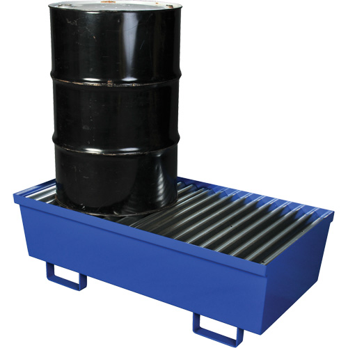 Palette de confinement des d&eacute;versements en acier, Capacit&eacute; de d&eacute;versement 74 gal. US, 27" x 51,25" x 13" Trail Hammer and Bolt