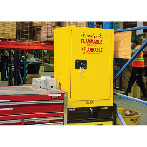 Armoire pour produits inflammables, 12 gal., 1 Porte(s), 23" La x 35" h x 18" p Trail Hammer and Bolt