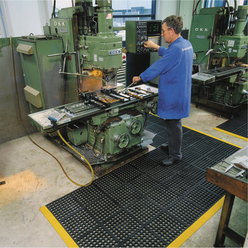 Cushion-Ease&reg; 550 Interlocking Anti-Fatigue Mat, Slotted, 3' x 3' x 3/4", Black, Rubber Trail Hammer and Bolt