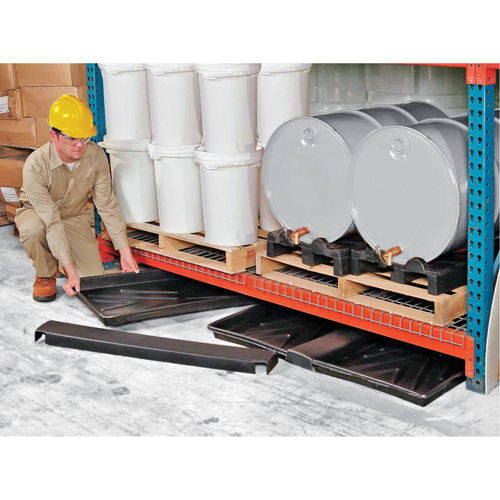 Ultra-Rack Containment Tray – plateau triple, 72" lo x 44" la x 2,8" h, Cap. de d&eacute;versement 24 gal. US Trail Hammer and Bolt