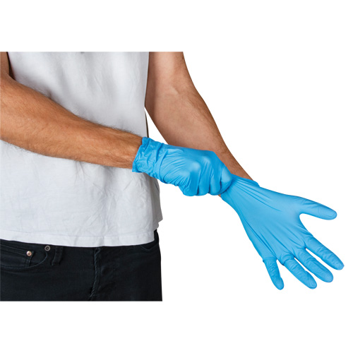 Emballages de gants jetables pour machine distributrice, Moyen, Nitrile, 4,5 mils, Sans poudre, Bleu, Classe 2 Trail Hammer and Bolt