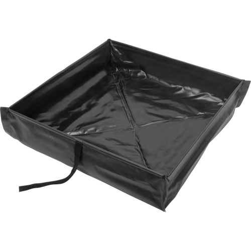 Berme de confinement des d&eacute;versements repliable &agrave; rouler, Capacit&eacute; 60 gal. US, 4' la x 4' lo x 6" h Trail Hammer and Bolt