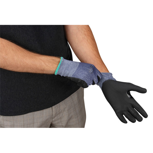 Gants r&eacute;sistant &agrave; la coupe, Taille T-Grand, Calibre 15, Rev&ecirc;tement Mousse de nitrile, Enveloppe en PEHP, ASTM ANSI niveau A3 Trail Hammer and Bolt