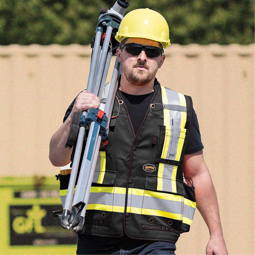 6679 Veste d'arpenteur antimicrobienne haute visibilit&eacute; avec dos en maille, Noir, Petit, Polyester Trail Hammer and Bolt