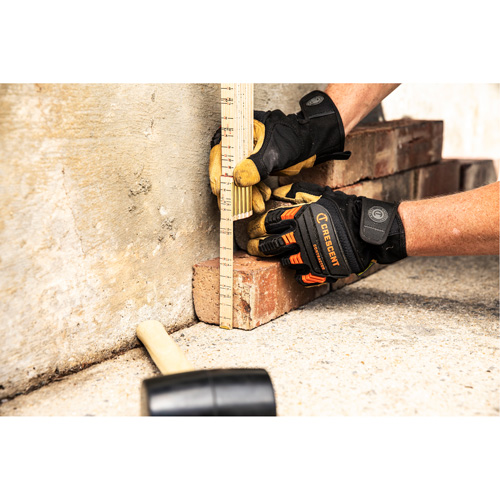 R&egrave;gle de maçon surdimensionn&eacute; Red End, 6' lo, Bois, Graduations de 1/16" Trail Hammer and Bolt