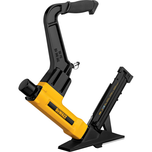Outil 2 en 1 pour rev&ecirc;tement de sol Trail Hammer and Bolt
