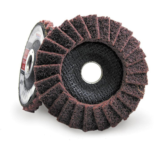 Disque &agrave; lamelles incurv&eacute; pour traitement de surface POWERBLEND SCD, 4-1/2" x 7/8", Type 29, Grain Moyen Trail Hammer and Bolt