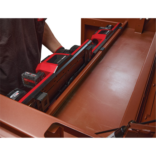 Supports de montage pour &eacute;tag&egrave;re conçus pour le chargeur rapide Gangbox M18 et M12 Trail Hammer and Bolt