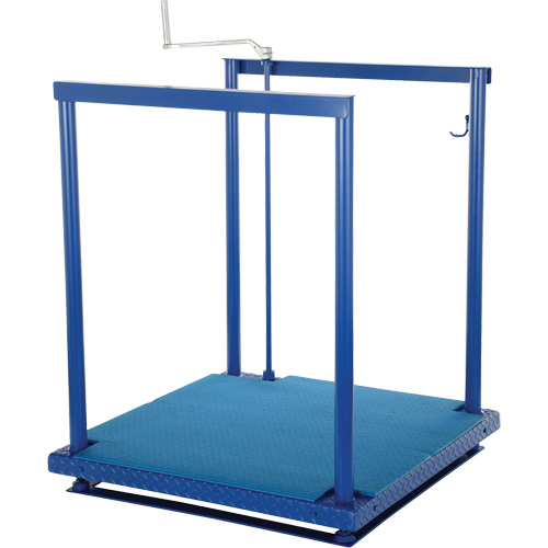 Plateforme de travail Posi-Crank ergonomique avec tapis anti-fatigue, 36" la x 72" pr, Capacit&eacute; de 500 lb, Enti&egrave;rement soud&eacute; Trail Hammer and Bolt