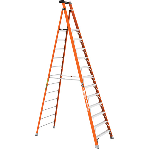 Escabeau avec plateforme Safespace, 12', Cap. De 300 lb Trail Hammer and Bolt