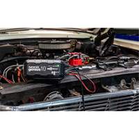 Chargeur de batterie 10 A Genius 10 Trail Hammer and Bolt