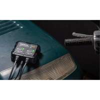 Chargeur de batterie 2 sorties de 4 A Genius 2X2 Trail Hammer and Bolt