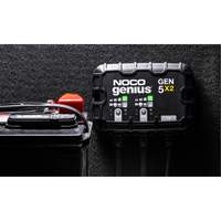 Chargeur de batterie embarqu&eacute; &agrave; 2 sorties de 10 amp&egrave;res Gen5X2 Genius Trail Hammer and Bolt
