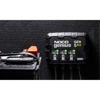 Chargeur de batterie embarqu&eacute; &agrave; 3 sorties de 15 amp&egrave;res Gen5X3 Genius Trail Hammer and Bolt