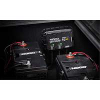 Chargeur de batterie embarqu&eacute; &agrave; 2 sorties de 20 amp&egrave;res GenPro10X2 Genius Trail Hammer and Bolt