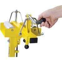 &eacute;carte-talons manuel avec p&eacute;dale inclinable Trail Hammer and Bolt