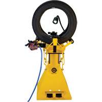 &eacute;carteur pneumatique pour pneus de camionnettes et de camions l&eacute;gers Trail Hammer and Bolt