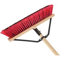 Balai-brosse &agrave; manche renforc&eacute;, 18", Moyen, Soies PVC Trail Hammer and Bolt