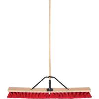 Balai-brosse &agrave; manche renforc&eacute;, 36", Moyen, Soies PVC Trail Hammer and Bolt