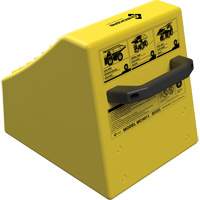 Cale de roue ultra-robuste pour l'exploitation mini&egrave;re Checkers Safety sans support, PEHD, Jaune, 14-1/2" la x 17-1/2" p x 16" h Trail Hammer and Bolt