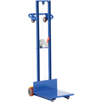 Empileur &agrave; plateforme, M&eacute;canisme Treuil manuel, Capacit&eacute; de 400 lb, Levage max de 58" Trail Hammer and Bolt