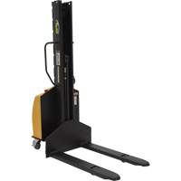 Gerbeur motoris&eacute; avec m&acirc;t &eacute;troit, Fonctionnement &eacute;lectrique, Capacit&eacute; 1000 lb, Lev&eacute;e max 63" Trail Hammer and Bolt